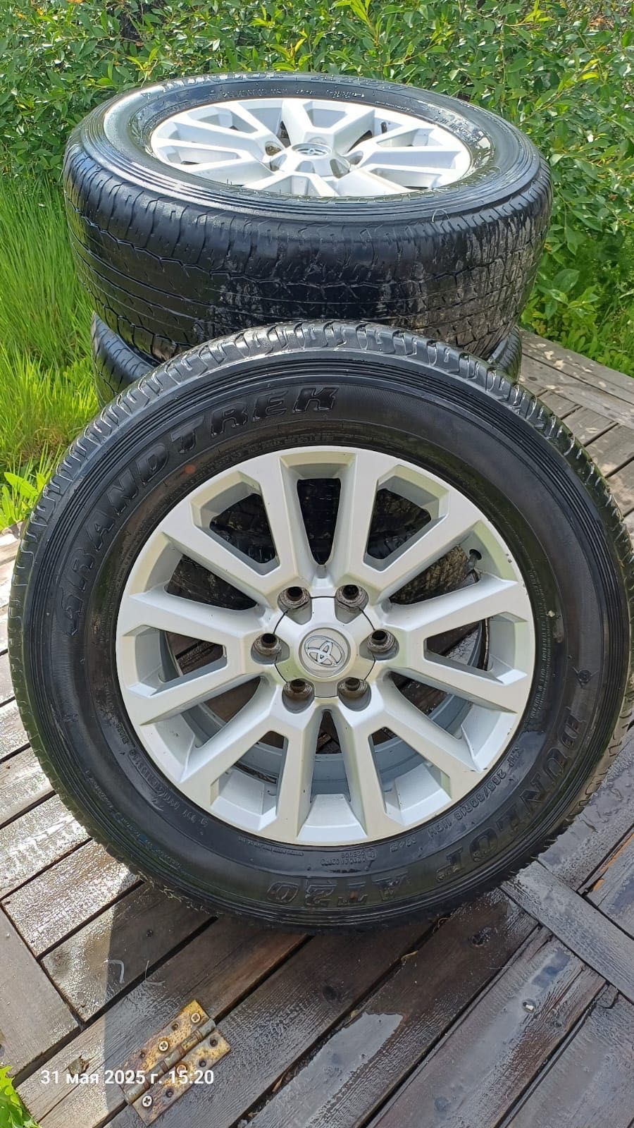 Продам комплект шин DUNLOP с дисками Хайлюкс, Прадо