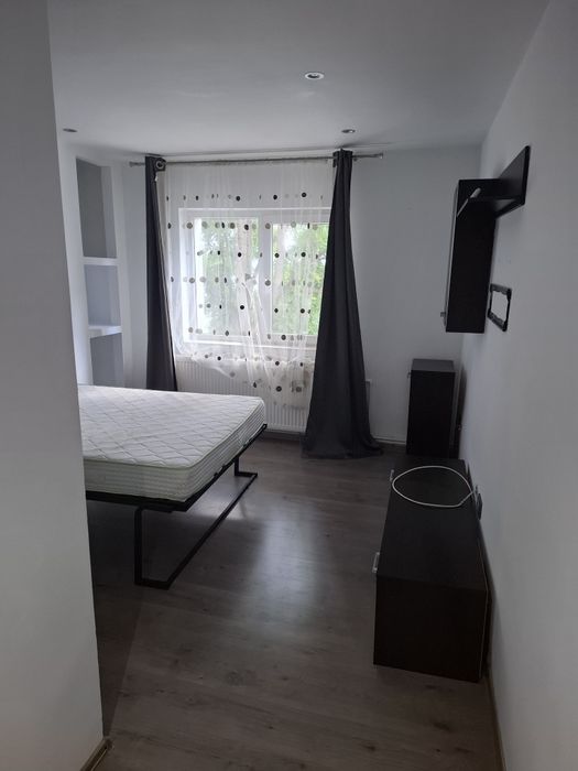 Închiriez garsoniera