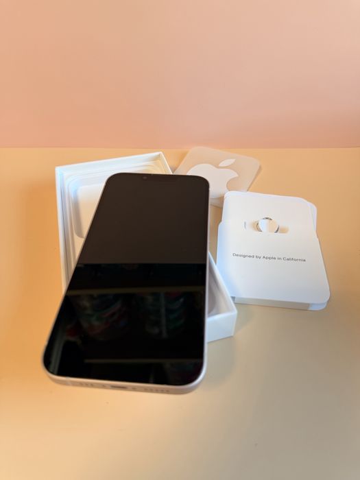 iPhone 13 128GB отлично състояние батерия 87 процента