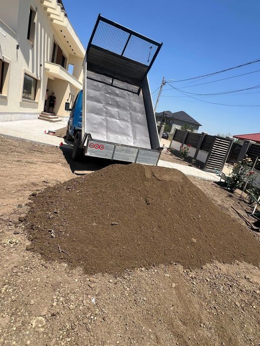 Pamant negru de padure sortat ,maruntit / mranita pentru gazon