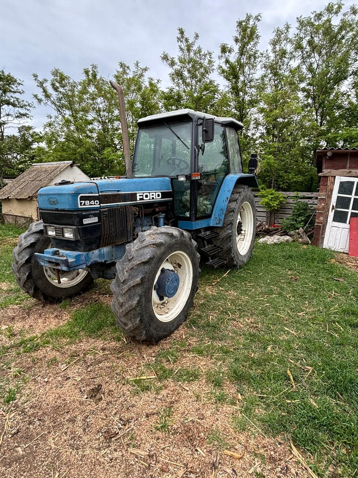 Vând sau schimb tractor