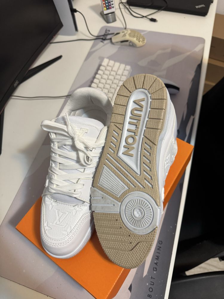 adidasi louis vuitton max