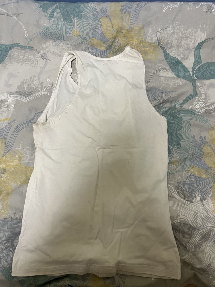 Потници на Guess