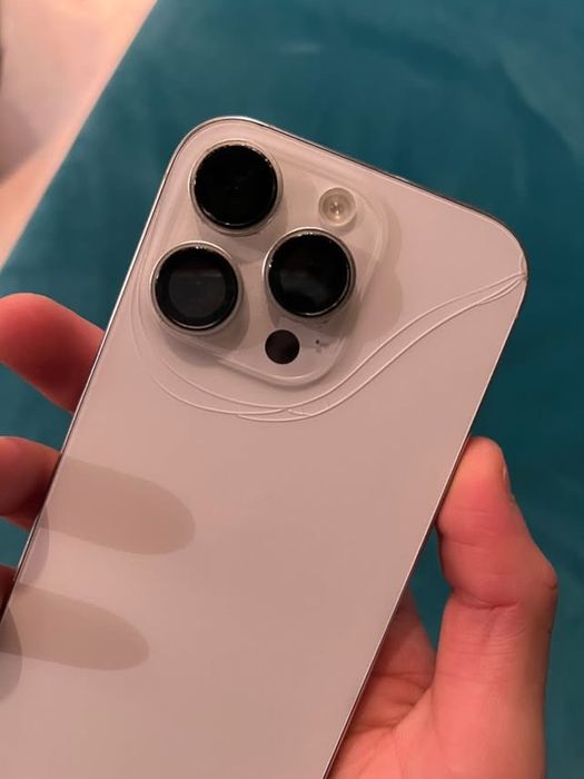 Vand iphone 16 pro 256 Gb alb