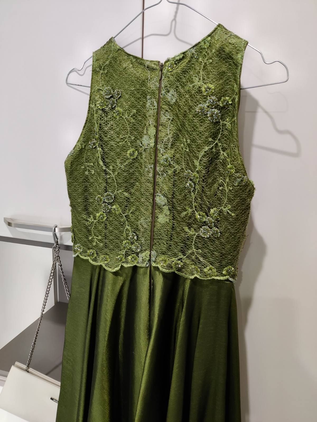 Абитуриентска / бална рокля и болеро в зелено