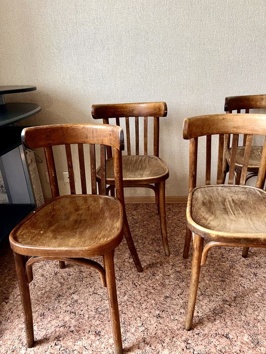 Продам 4 венских стула. Нуждаются в реставрации