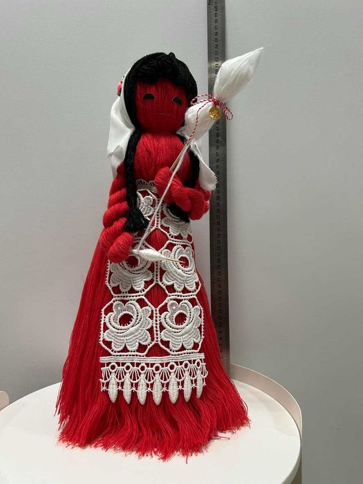 Мартеници на едро