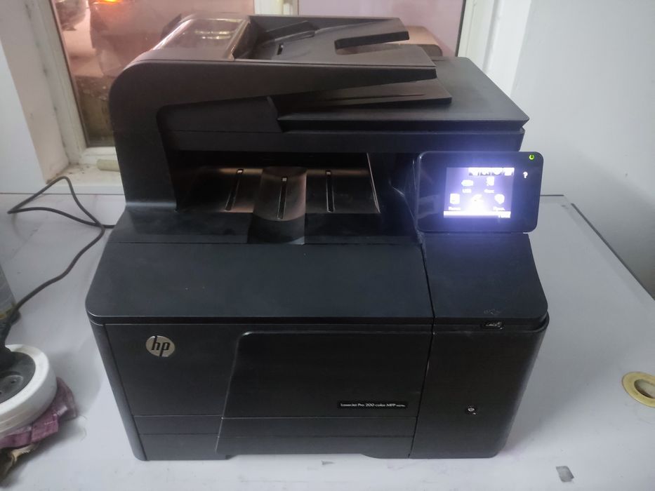 Цветной лазерный HP 200 color