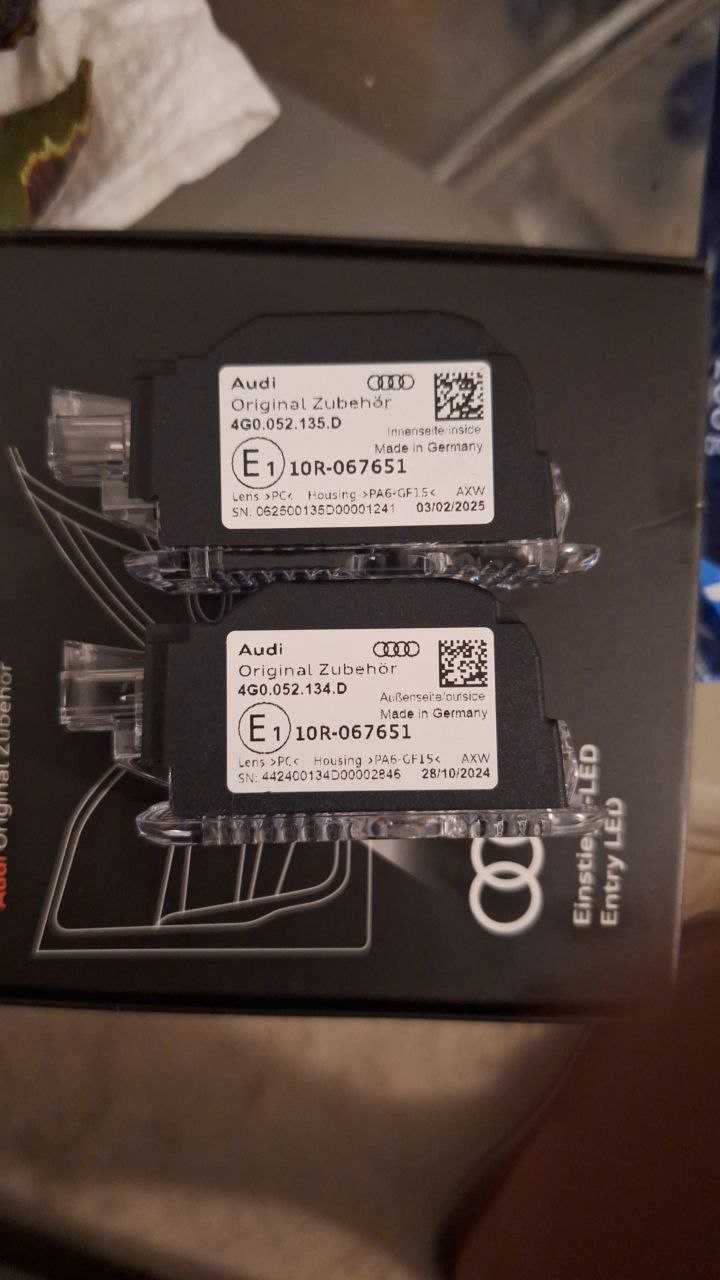 Led плафони за врати AUDI. ОРИГИНАЛНИ ЧИСТО НОВИ. ОЕМ.