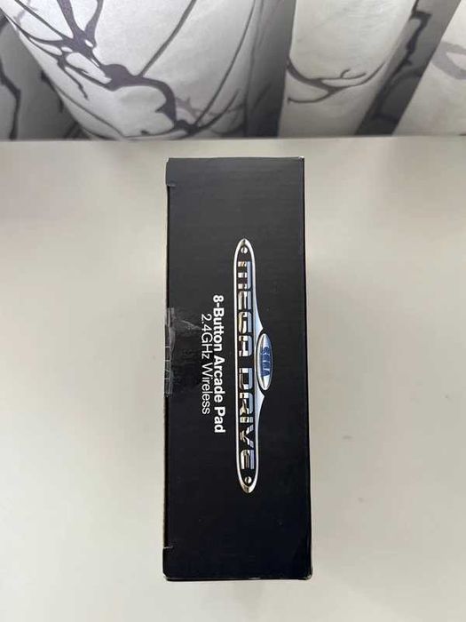 Retro-Bit Official SEGA Mega Drive 8-Button Wireless Arcade Pad