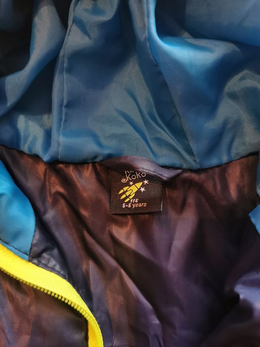 Blugi si geaca baietei diferite marimi 4-5 ani.