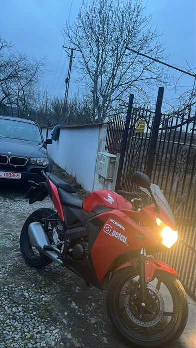 Vând motor Honda CBR 125 R