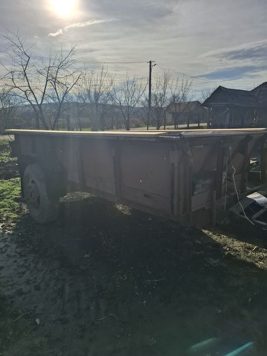 Vînd remorcă mig de înprăștiat gunoi