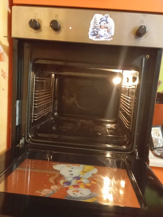 Vând cuptor incorporabil pe gaz Beko