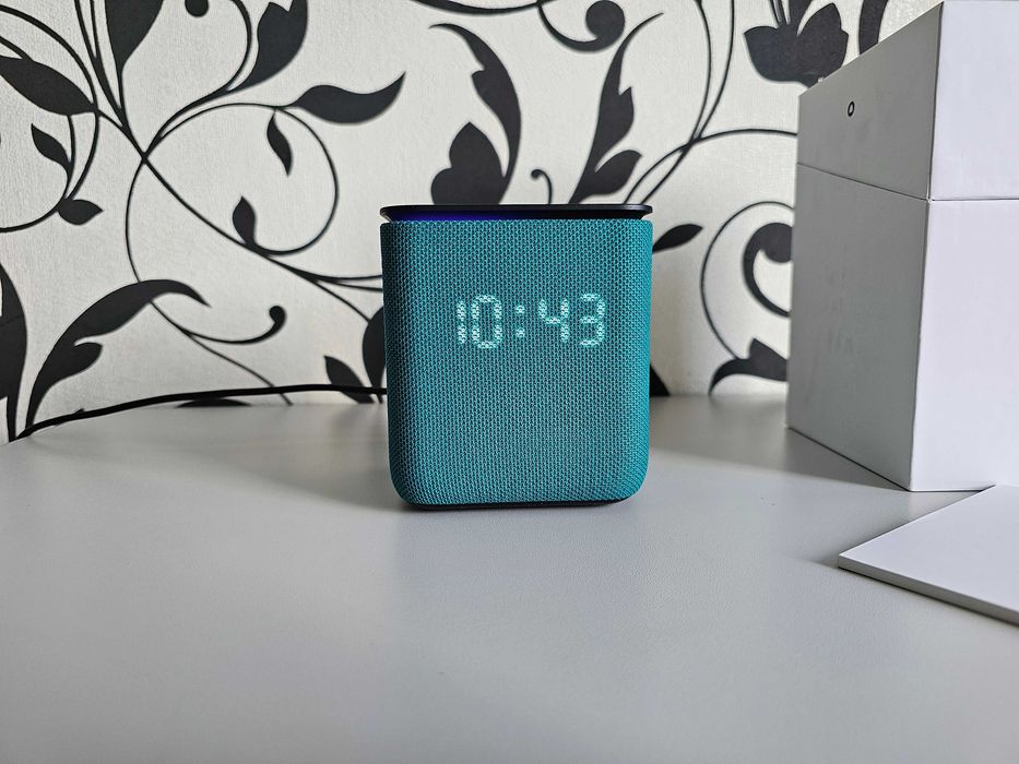 ПРОДАМ Яндекс Станция Миди (24Вт) Изумрудный. Практический НОВОЕ