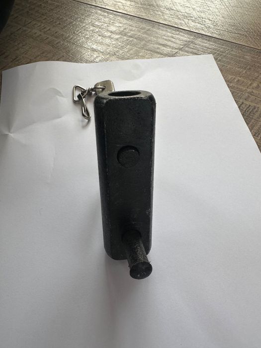 Стар катинар от закалена стомана.