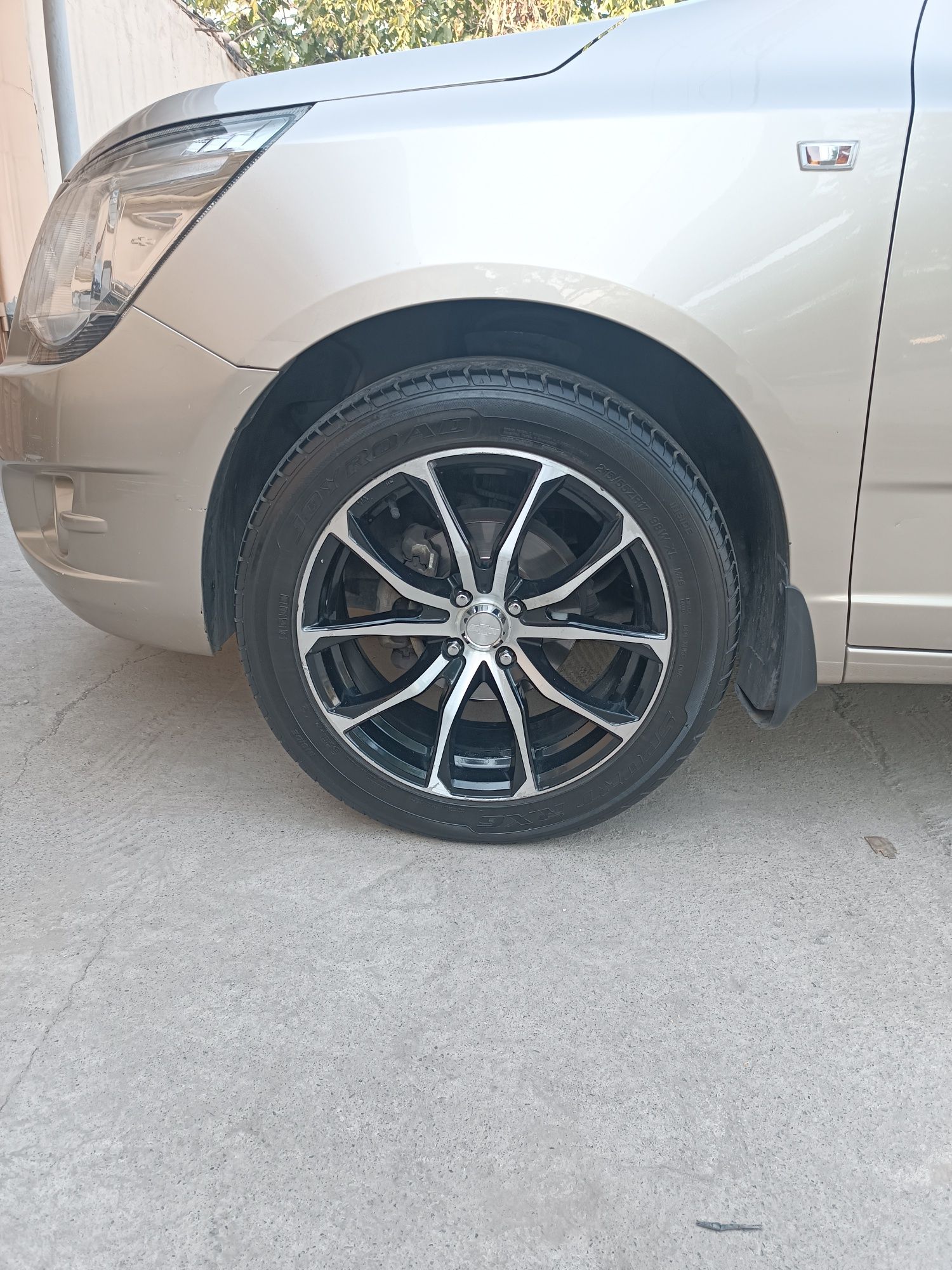 Vossen Diska Balon 215 55 R17 Pauk Diska Holati yaxshi