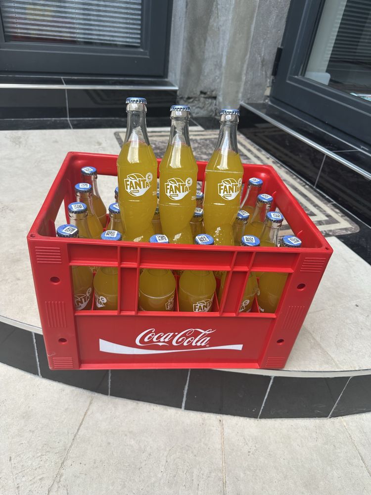 Koka kola komplekt tarasi butulkasi bilan birga