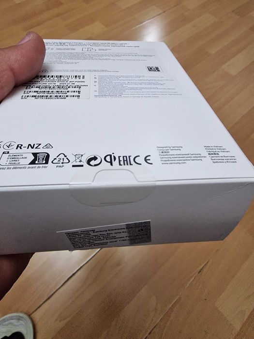 Безжично зарядно Samsung Wireless Charger Pad 15W EP-P2400BBEGEU