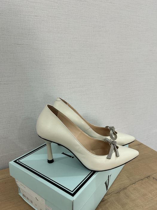 Белые туфли от Ilvi