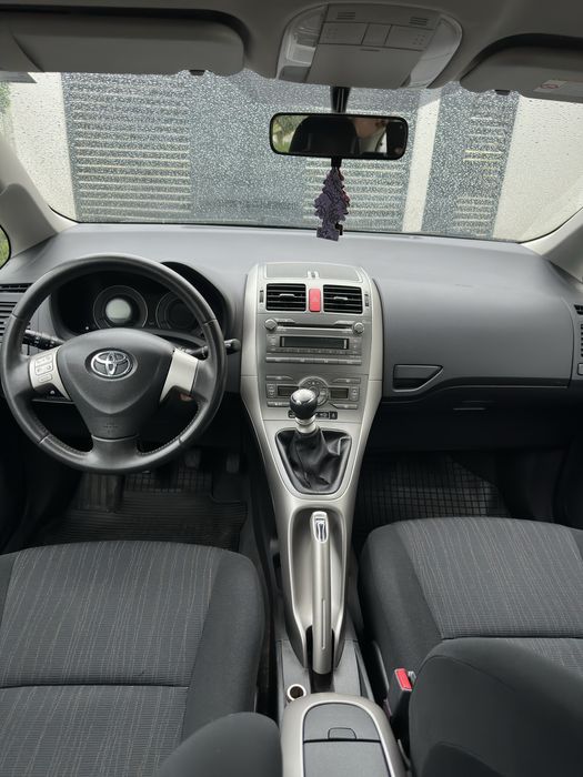 Toyota Auris 1.4 D-4D – 2009   90 CP