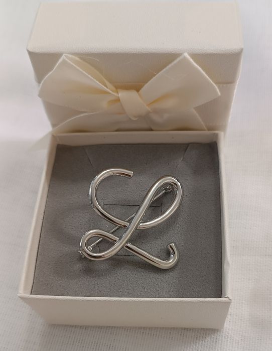 Брошки  LOEWE  топ модел