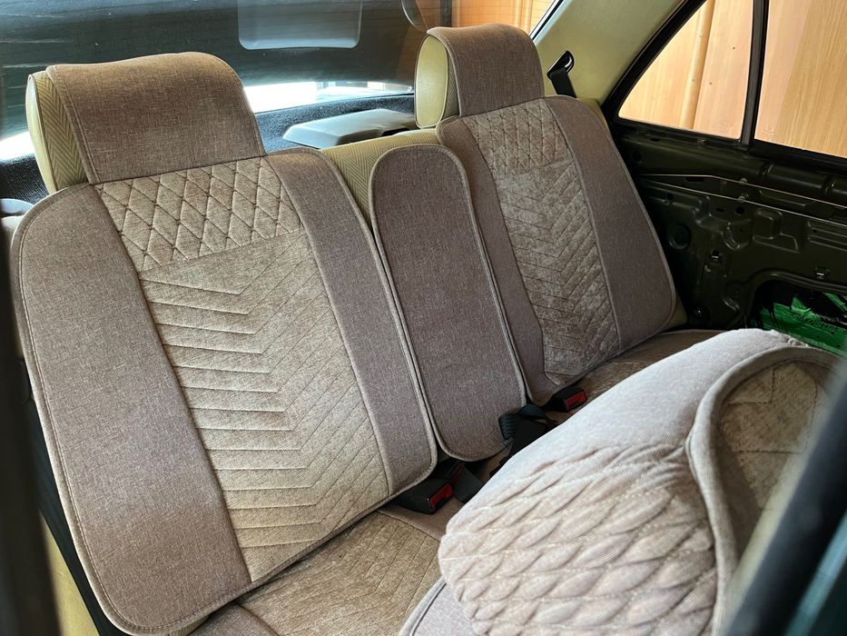 Продам чехлы на мерседес 123, торг