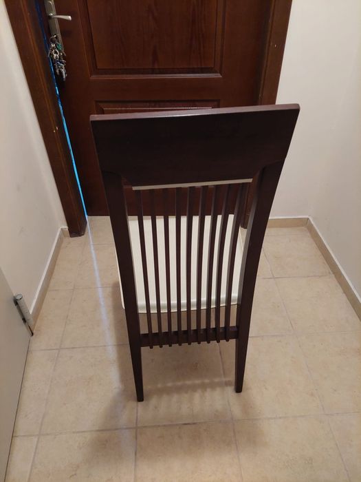 Столове шест броя