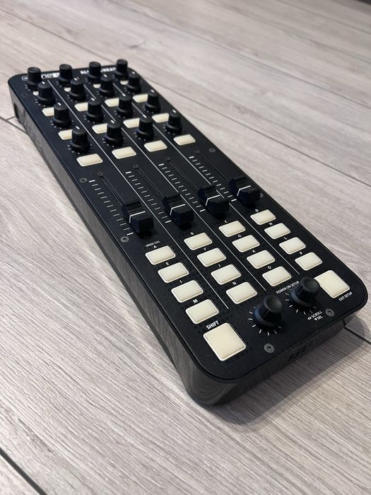 Controller MIDI Allen&Heath Xone K1