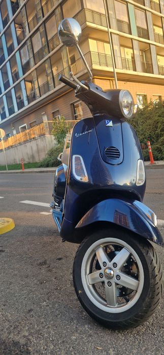 Vand scuter Piaggio Vespa LX50 4t