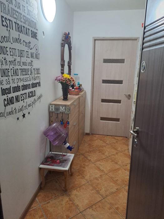 Vand apartartament 3 camere