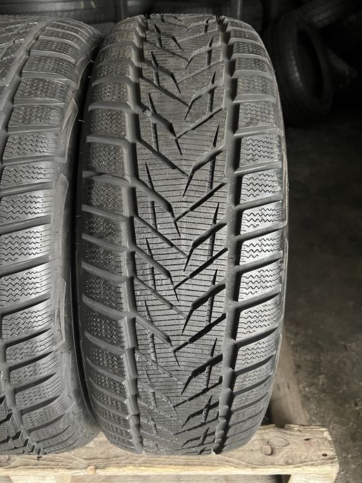 2 anvelope de iarna noi 215/60/16 Vredestein!
