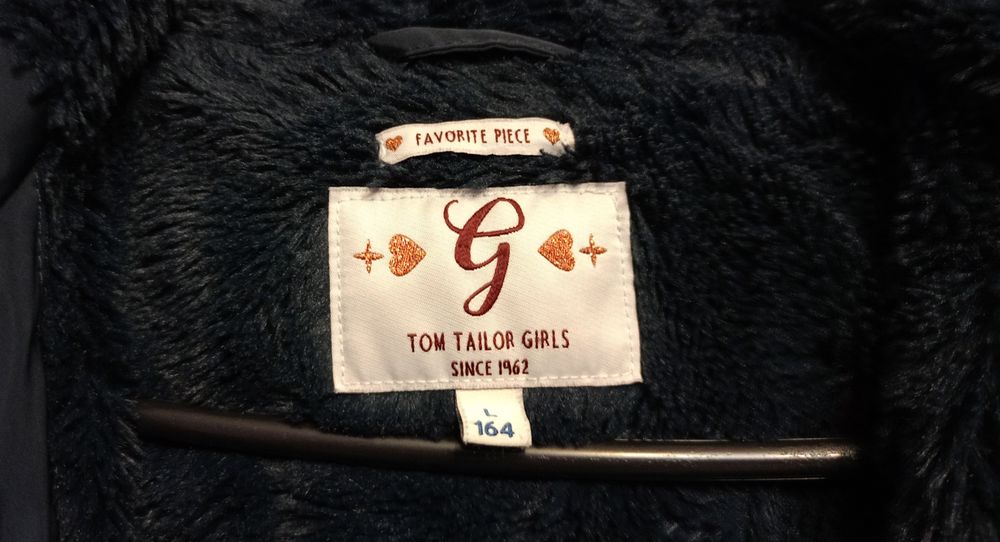 Топло зимно яке момиче