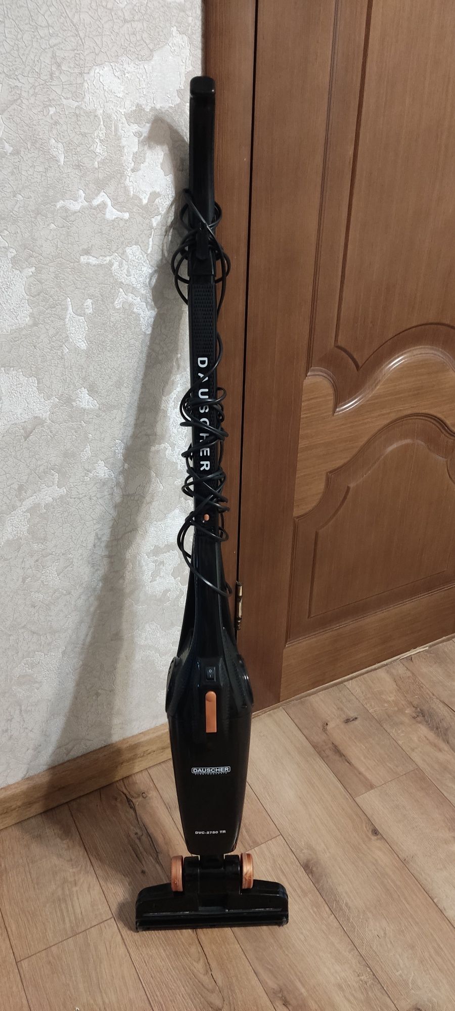 Пылесос вертикальный