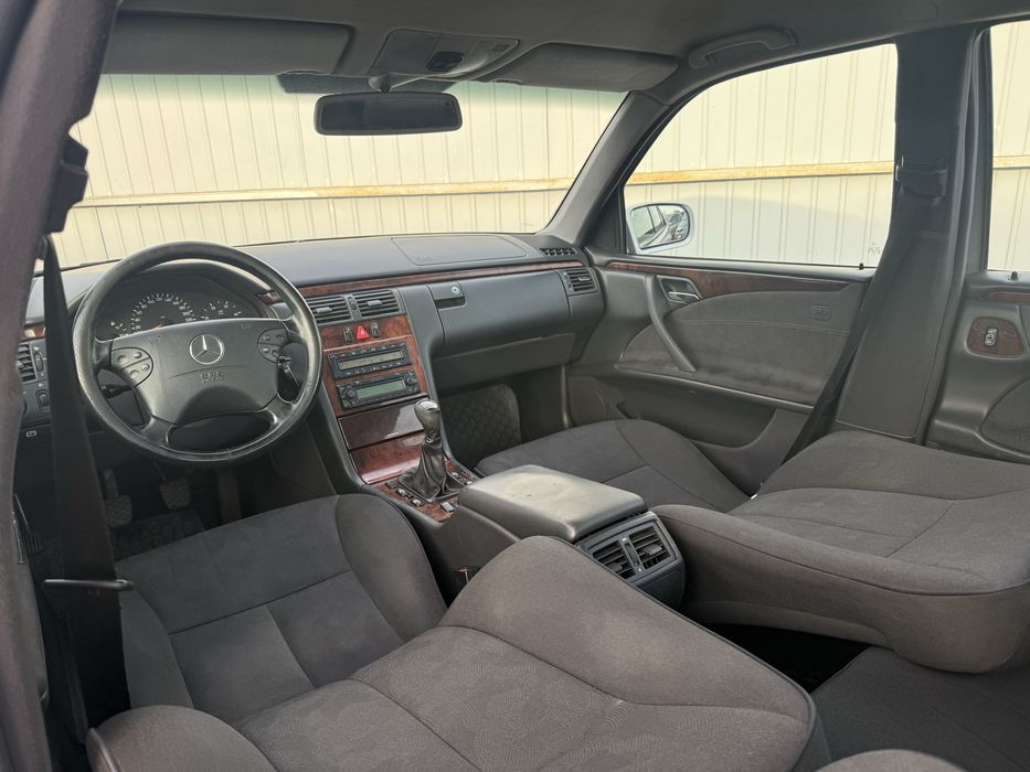 Mercedes E220* 2.2 cdi* 143cp* 1999!!!