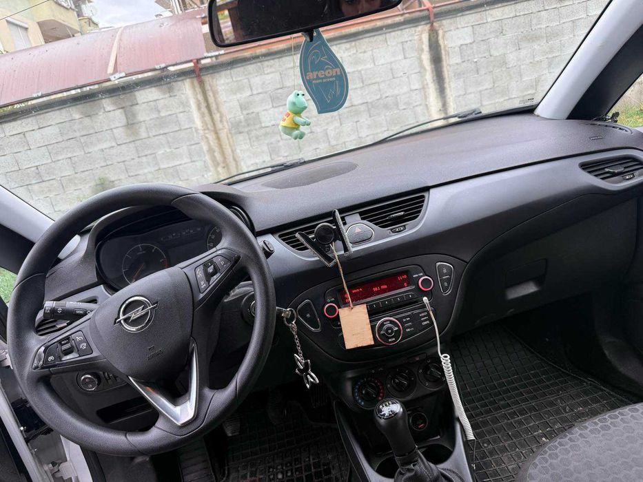 Продавам Опел Корса