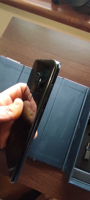 Samsung S9+ телефон