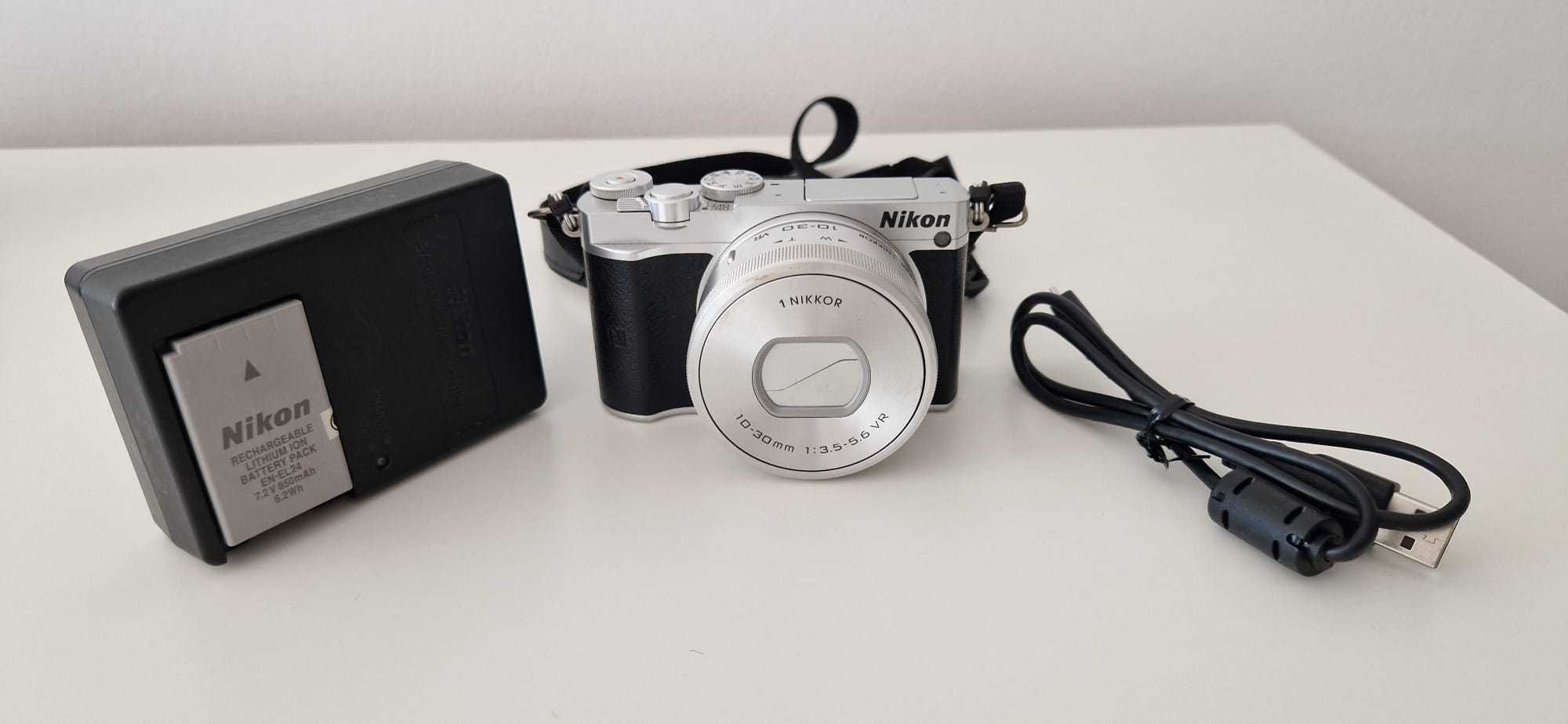 Camera foto Nikon 1 J5, Obiectiv 1 Nikkor 10-30 mm VR, PD-Zoom