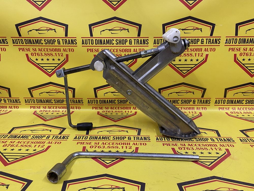 Cric auto cu cheie prezoane  original Mercedes W211 E class