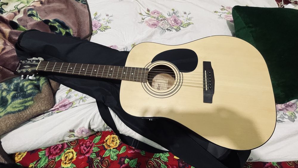 Гитара cort в отличном состоянием