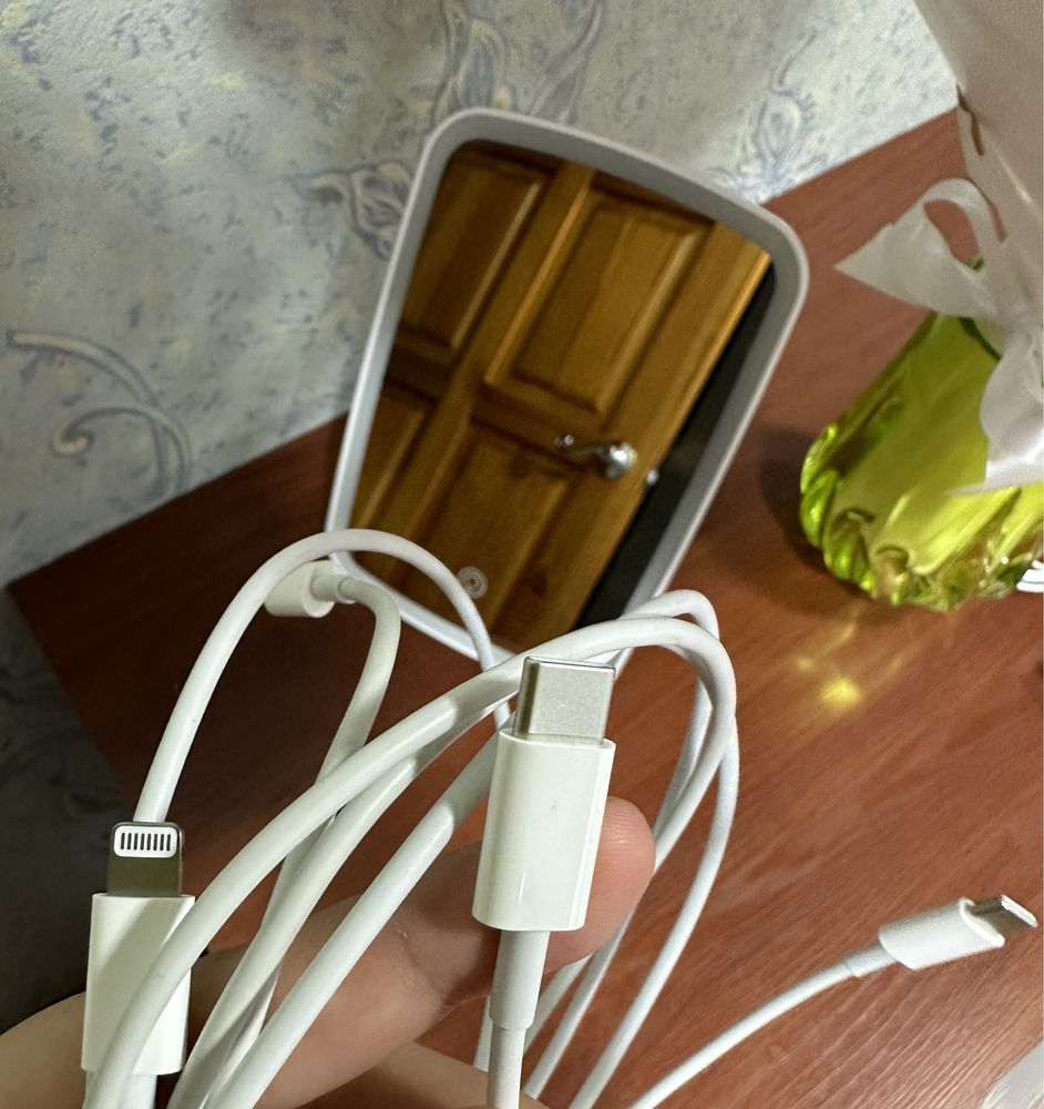 Кабель APPLE usb c to LIGHTNING 1M Apple