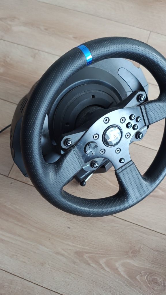 Volan Thrustmaster t300