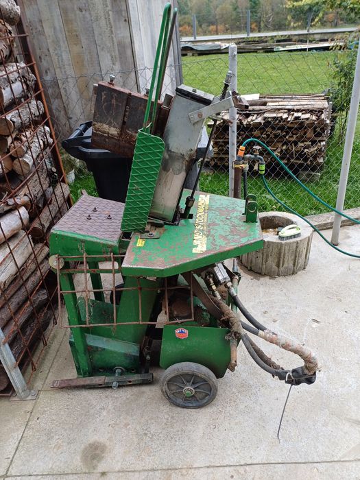 Vând crăpător lemne după tractor 9.5 tone