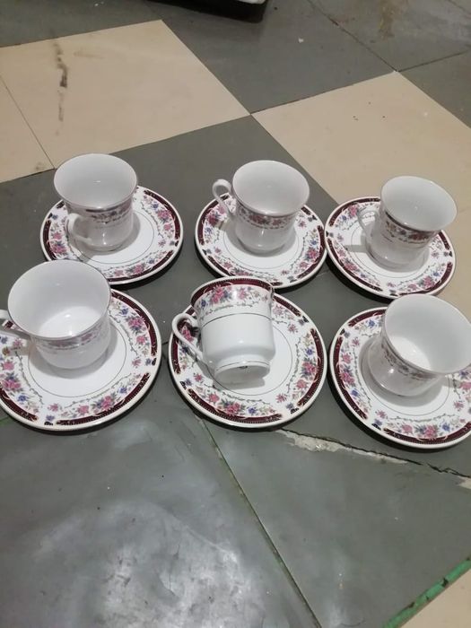 Продам чайный сервиз на 6 персон.