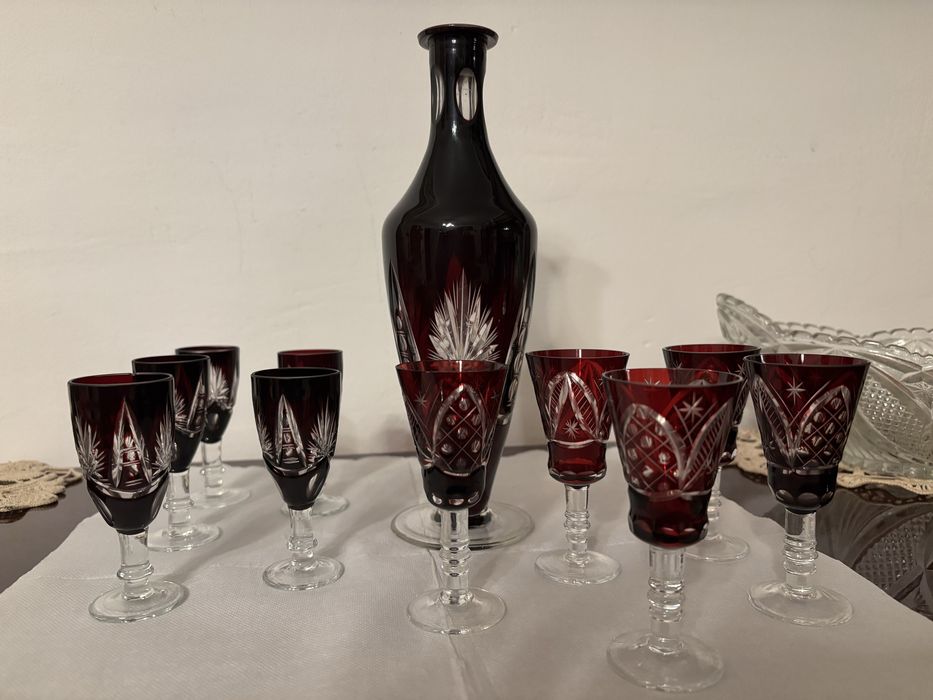 Pahare din rubin pentru servit tuica , lichior