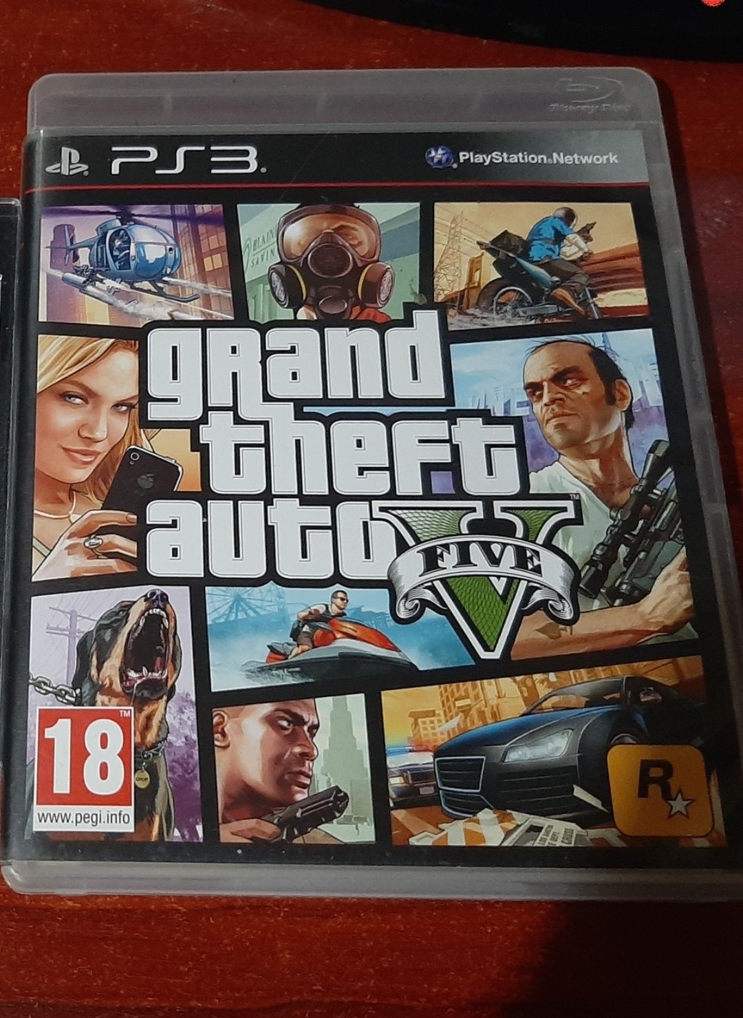 Vând gta 5 în stare bună Grand Theft Auto V PlayStation 3 ps3