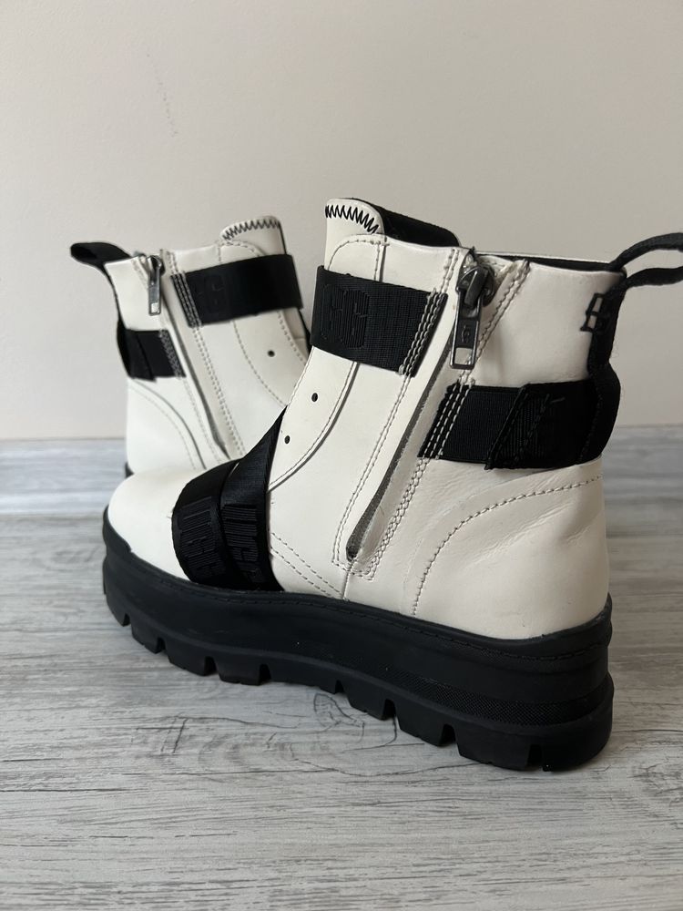 UGG боти от естествена кожа