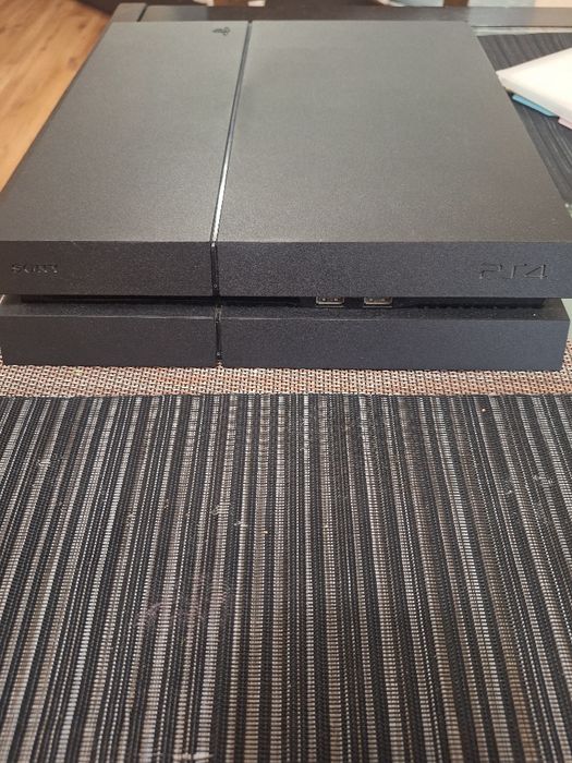 Плейстейшън 4 последната най-тиха версия от първата генерация PS4