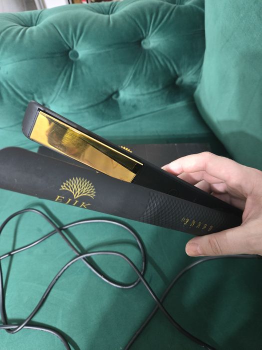 Placa de îndreptat  parul  ejik