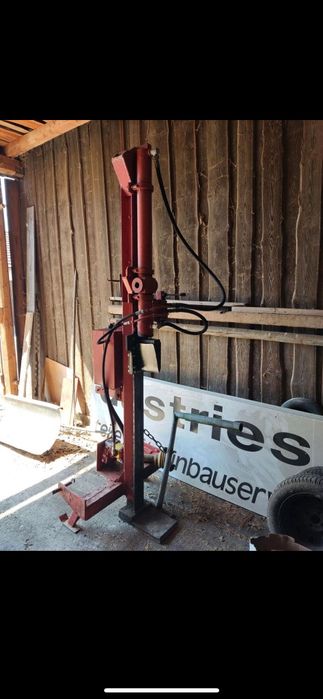 Spărgător/despicator lemne dupa tractor